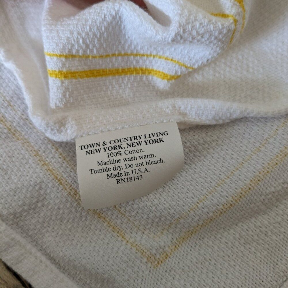 2 Town & Country Living Kitchen Towels - Yellow Roosters on White Towel - USA - Picture 6 of 8